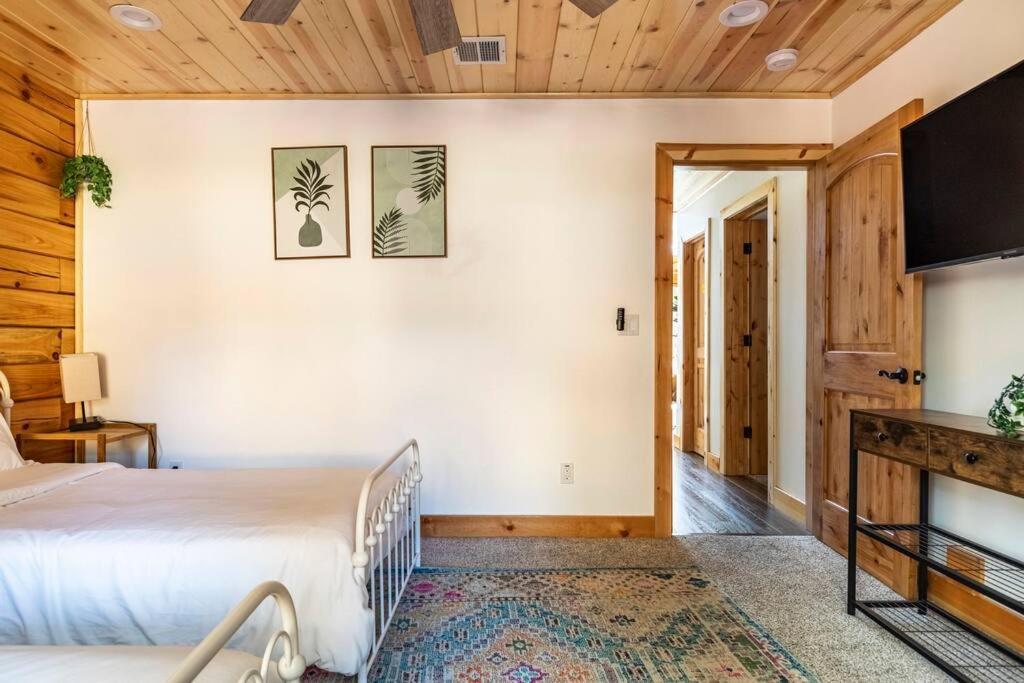 Modern Family Cabin Mins To Lake, Slopes & Hikes 大贝尔城 外观 照片