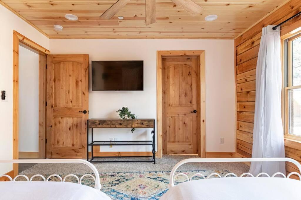 Modern Family Cabin Mins To Lake, Slopes & Hikes 大贝尔城 外观 照片